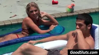 Girl Gives Pool Blowjob
