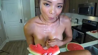 Orgasmos asiáticos jóvenes: duro/ fruta cum